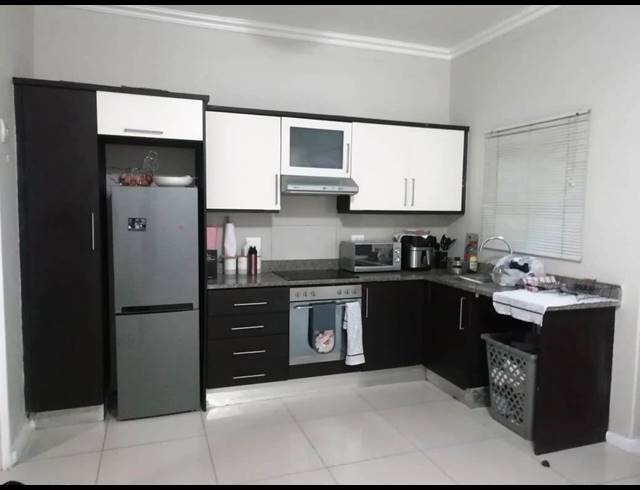 1 BEDROOM APARTMENT FOR SALE IN UMHLANGA RIDGE